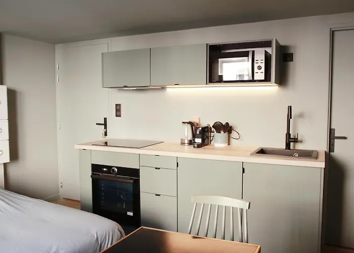 Madame Bergamote Нанси